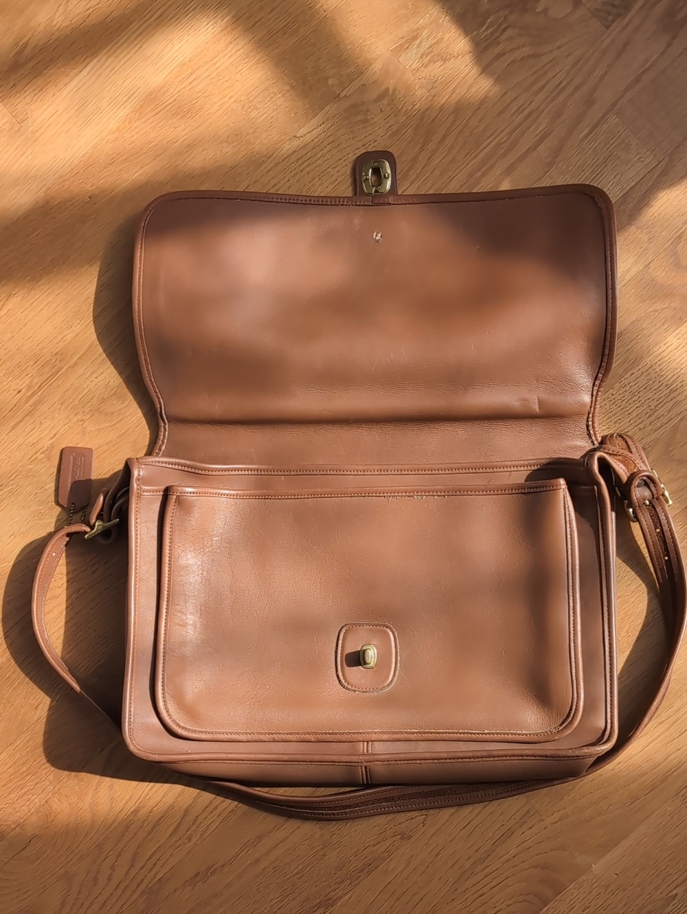 Vintage Coach Metropolitan Messenger Brief, British Tan, #5180 - Picture 8 of 13